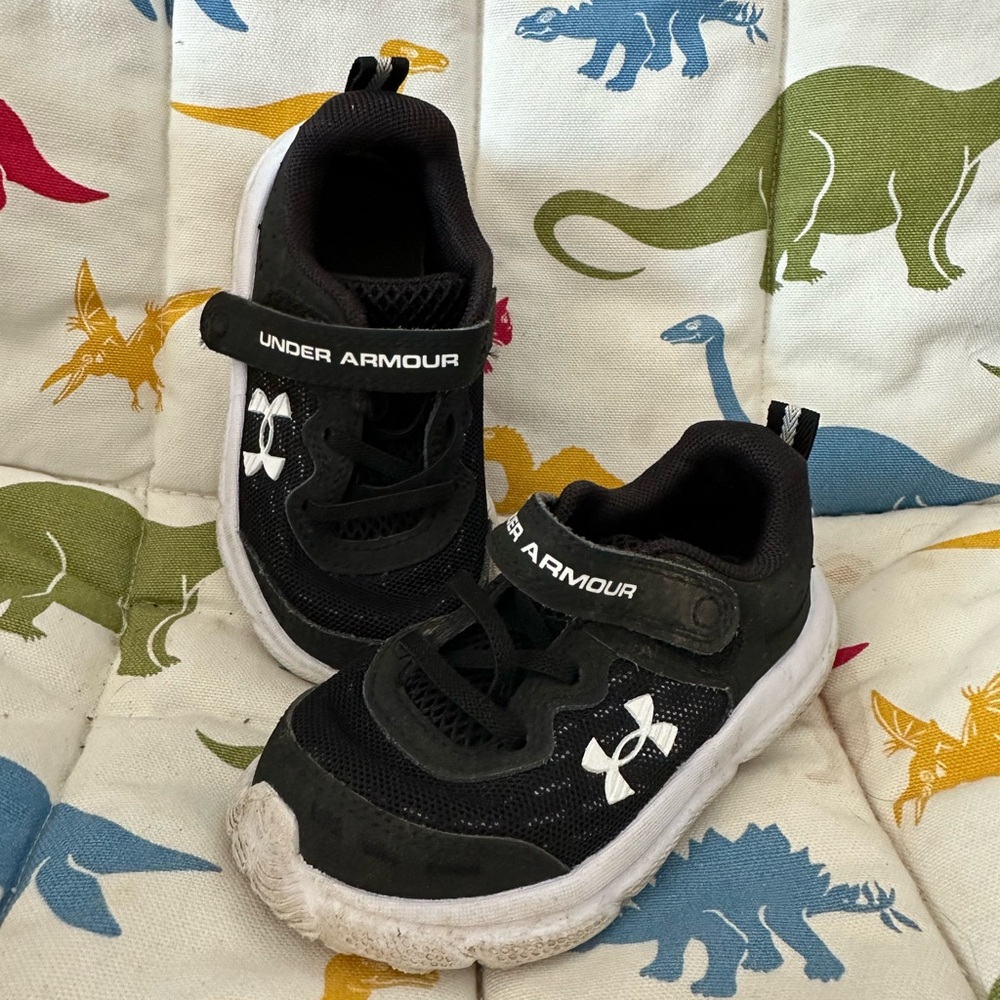 Under Armour Boys Sneakers Black/White Size 7K